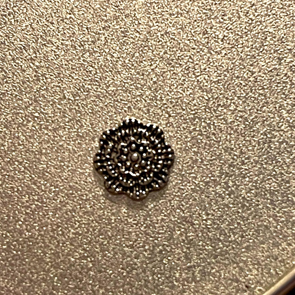 🦉💎Authentic Origami Owl Silver Dahlia Charm Retired